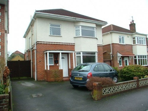 Arrange a viewing for 4 Double Bed House in Winton - Library