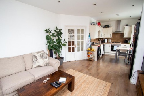 Arrange a viewing for Large 3 Bed in Central Charminster