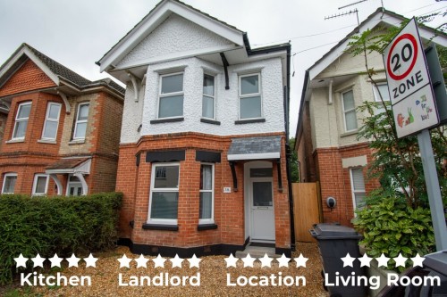 Arrange a viewing for 4 DOUBLE Bed Student house on Hankinson Road