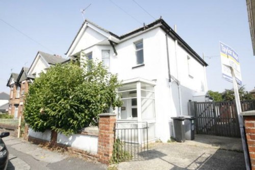 Arrange a viewing for 5 Doube Bed Student House on Castle Road