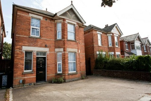 Arrange a viewing for 4 Bed Student house on Edgehill Road