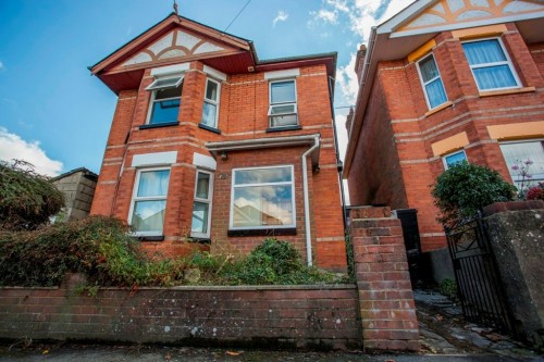 Arrange a viewing for STUDENT HOUSE Green Road WINTON