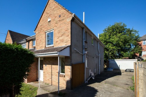 Arrange a viewing for 5 Bed 3 Bathroom STUDENT HOUSE Astbury Ave