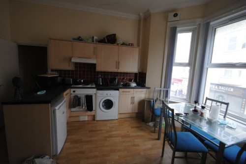 Arrange a viewing for 2 Bedroom Student Flat in Lansdowne