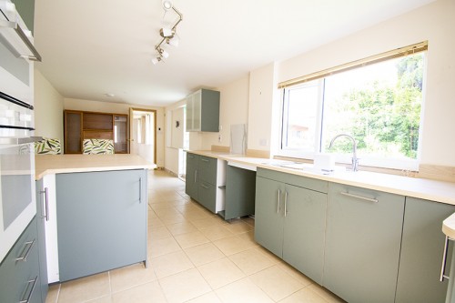 Arrange a viewing for Large 1 Bedroom Apartment