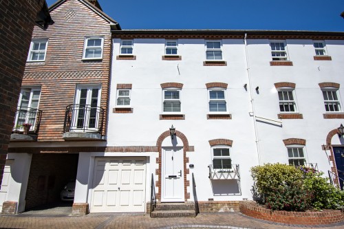 Arrange a viewing for Beautiful Terrace House in Poole Quay