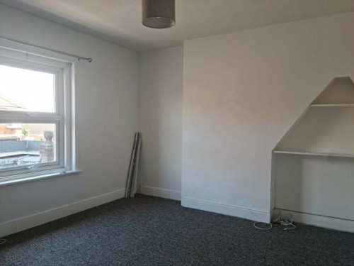 Arrange a viewing for One bedroom Flat in the heart of Winton