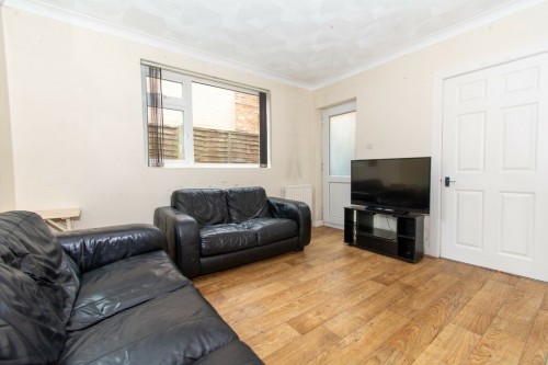 Arrange a viewing for Large 4 Bed Student House